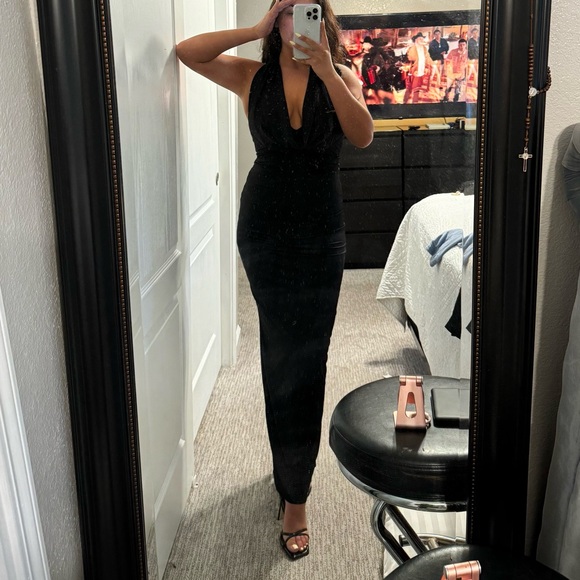 Gown in black - Picture 5 of 5